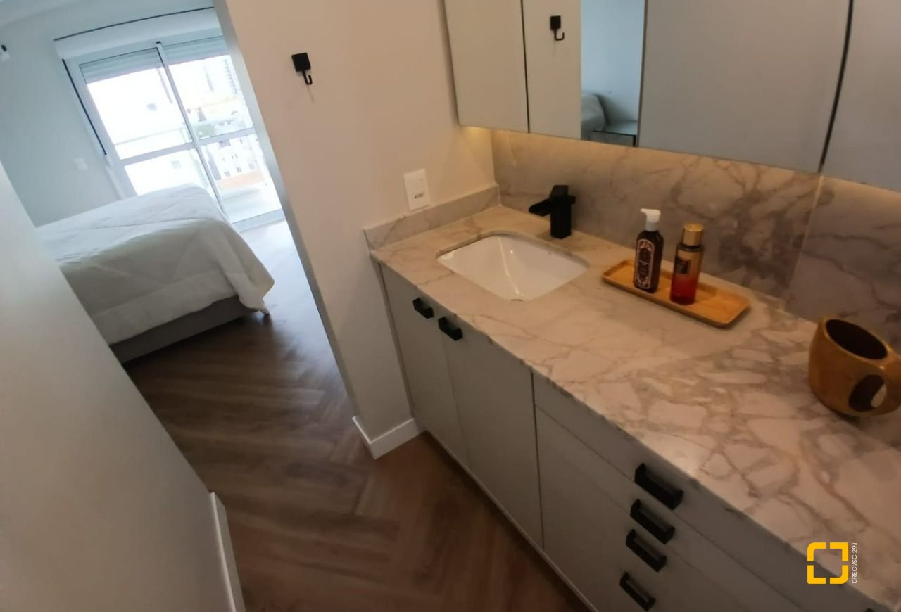 Apartamento com 113m², 4 quartos (sendo 1 suíte), 1 garagem, no bairro Kobrasol em São José