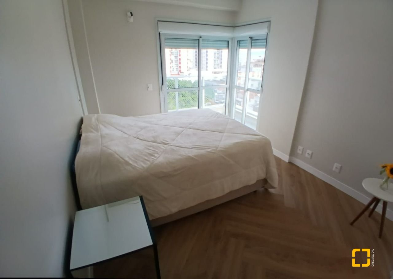 Apartamento com 113m², 4 quartos (sendo 1 suíte), 1 garagem, no bairro Kobrasol em São José