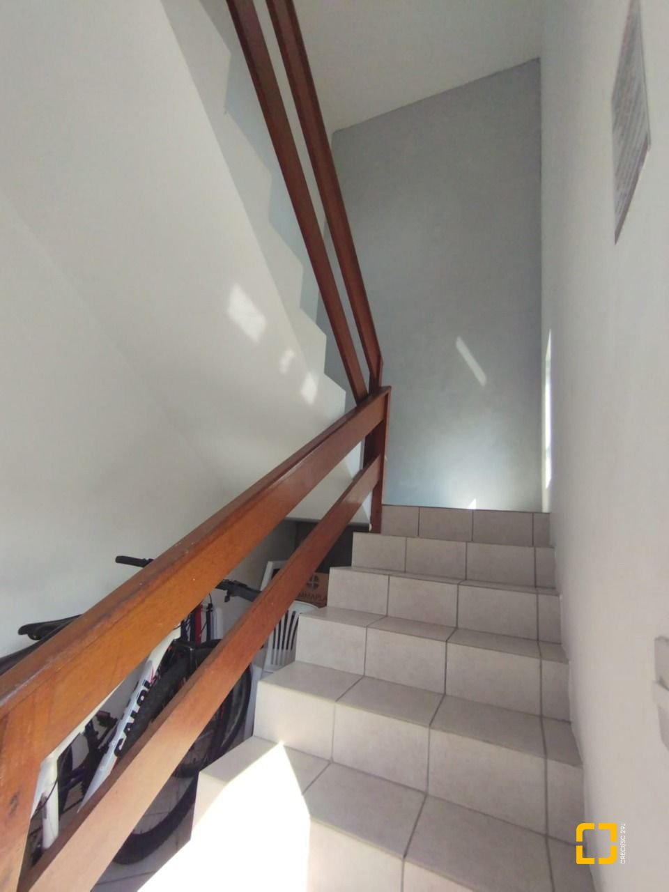 Casa com 312m², 6 quartos, 4 garagens, no bairro Carianos em Florianópolis