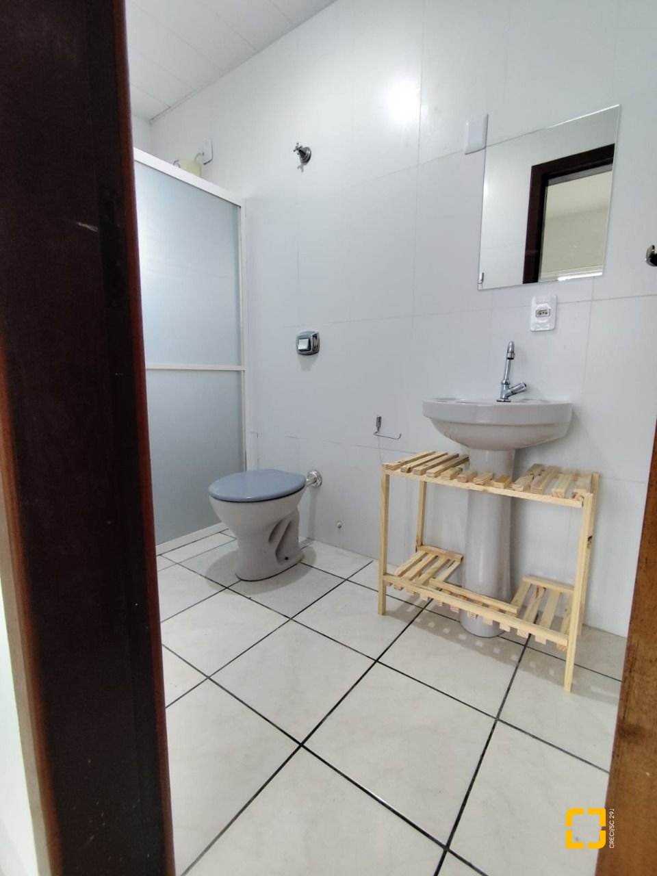 Casa com 312m², 6 quartos, 4 garagens, no bairro Carianos em Florianópolis