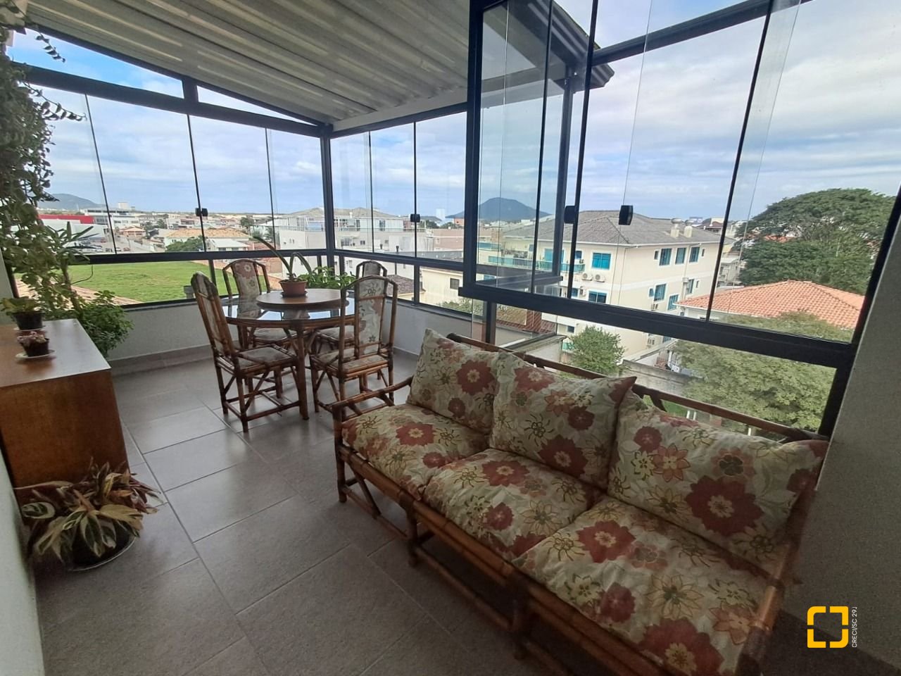 Cobertura com 101m², 4 quartos (sendo 1 suíte), 2 garagens, no bairro Ingleses em Florianópolis