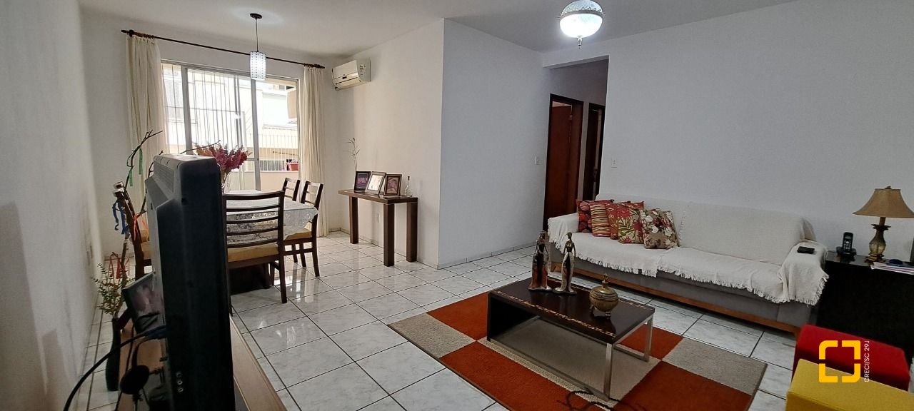Apartamento com 95m², 4 quartos (sendo 1 suíte), 1 garagem, no bairro Estreito em Florianópolis