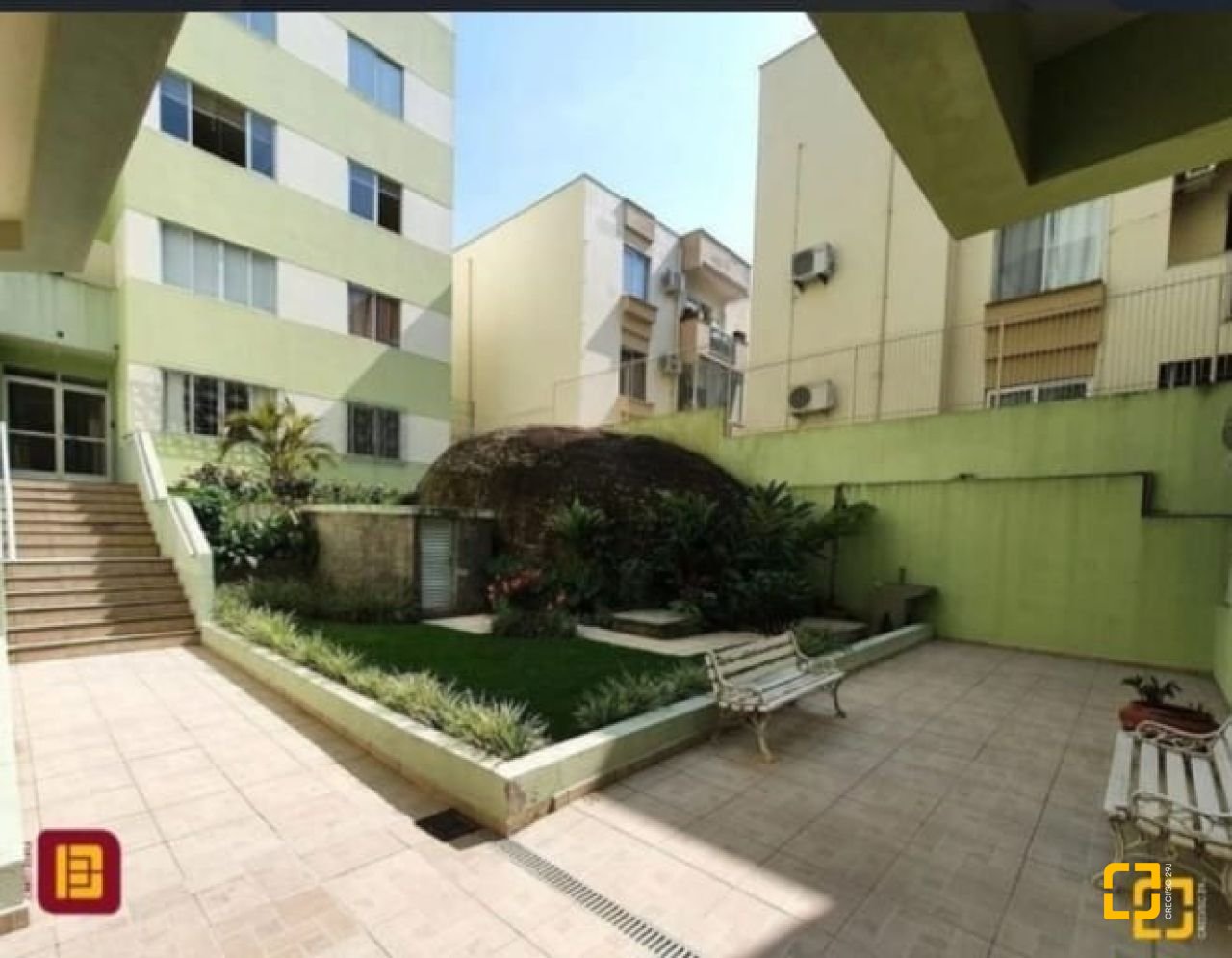 Apartamento com 95m², 4 quartos (sendo 1 suíte), 1 garagem, no bairro Estreito em Florianópolis