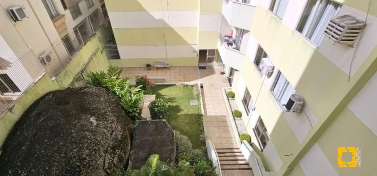 Apartamento com 95m², 4 quartos (sendo 1 suíte), 1 garagem, no bairro Estreito em Florianópolis