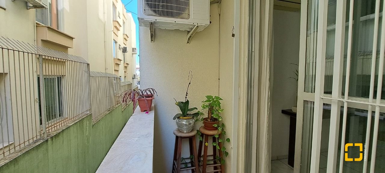 Apartamento com 95m², 4 quartos (sendo 1 suíte), 1 garagem, no bairro Estreito em Florianópolis