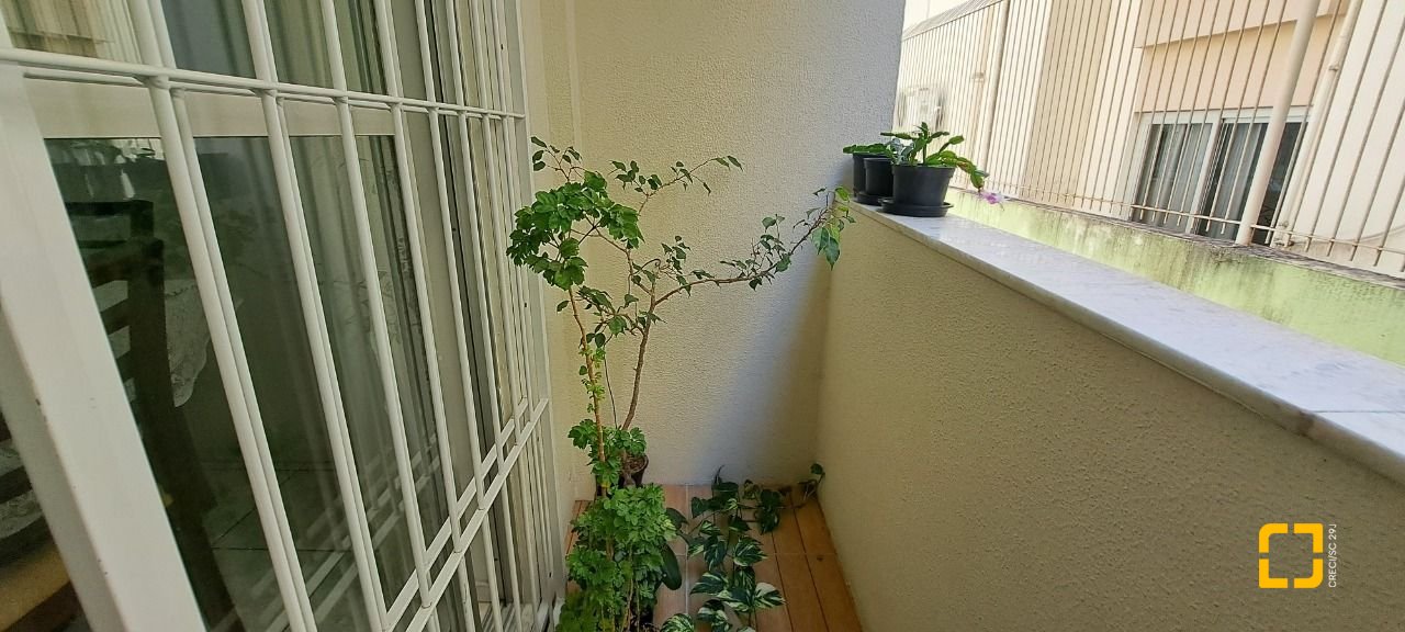 Apartamento com 95m², 4 quartos (sendo 1 suíte), 1 garagem, no bairro Estreito em Florianópolis