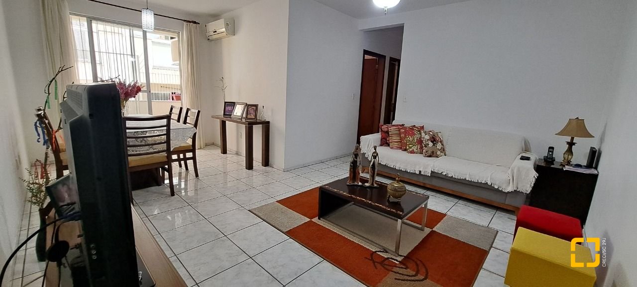 Apartamento com 95m², 4 quartos (sendo 1 suíte), 1 garagem, no bairro Estreito em Florianópolis