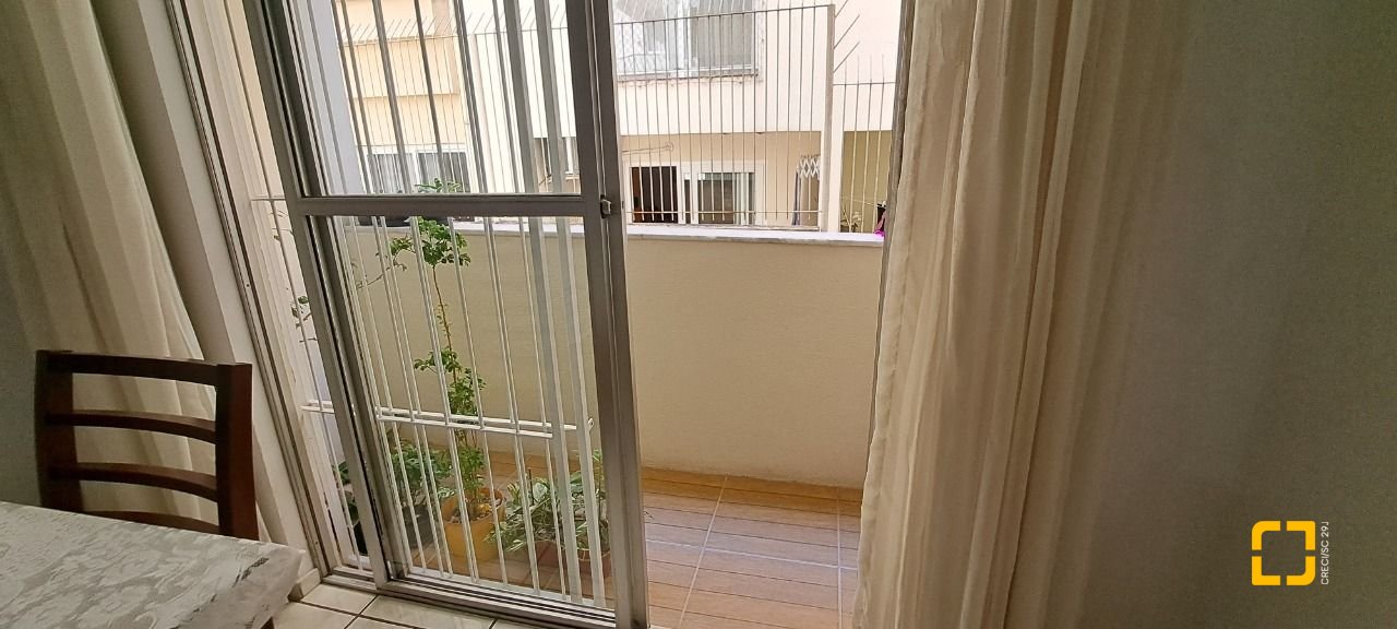 Apartamento com 95m², 4 quartos (sendo 1 suíte), 1 garagem, no bairro Estreito em Florianópolis