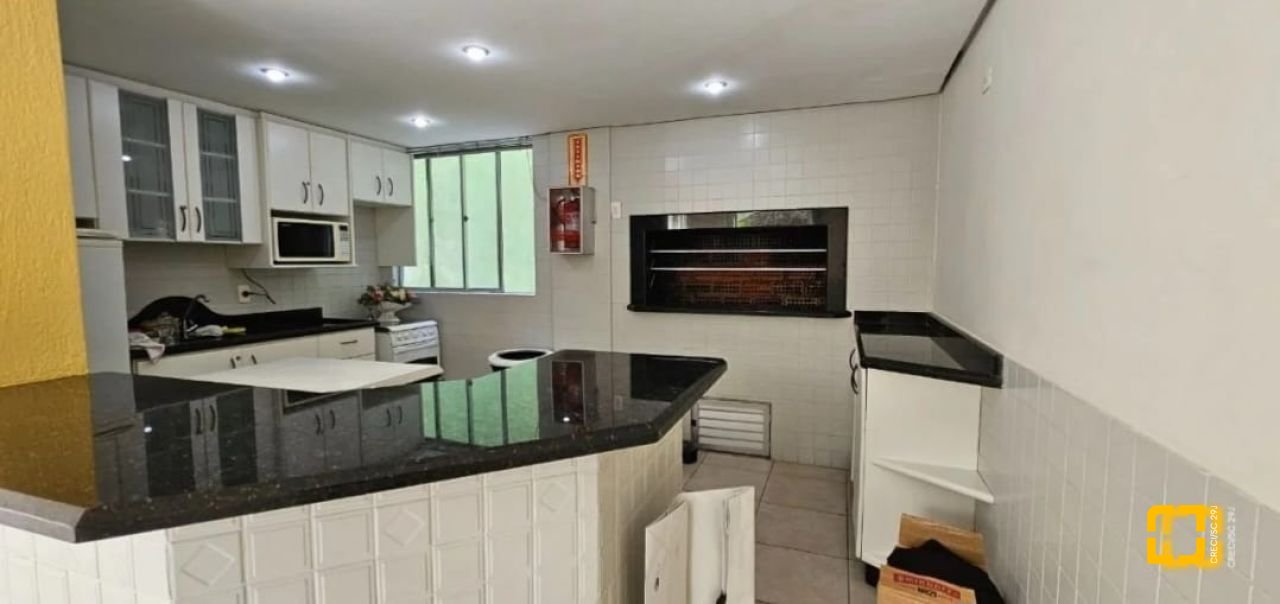 Apartamento com 95m², 4 quartos (sendo 1 suíte), 1 garagem, no bairro Estreito em Florianópolis