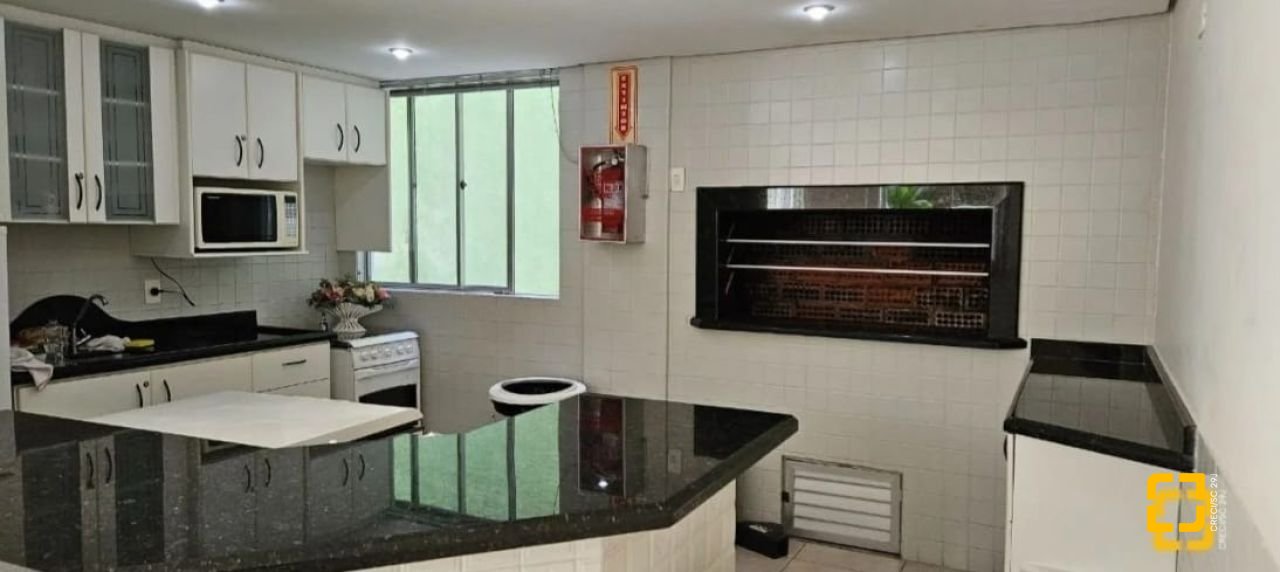 Apartamento com 95m², 4 quartos (sendo 1 suíte), 1 garagem, no bairro Estreito em Florianópolis