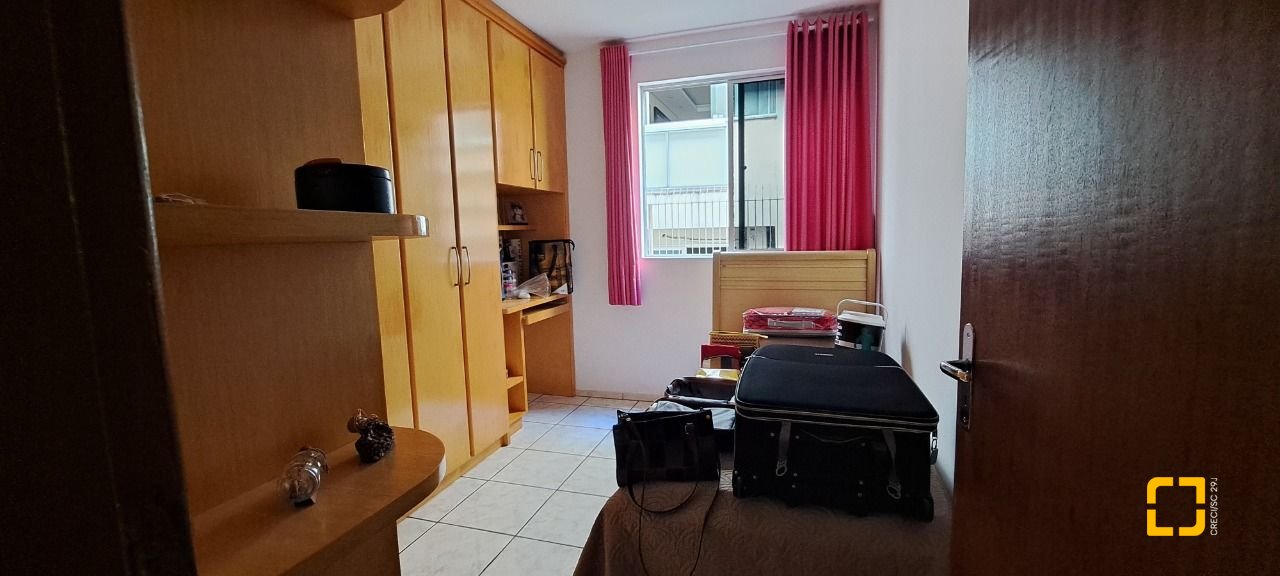Apartamento com 95m², 4 quartos (sendo 1 suíte), 1 garagem, no bairro Estreito em Florianópolis