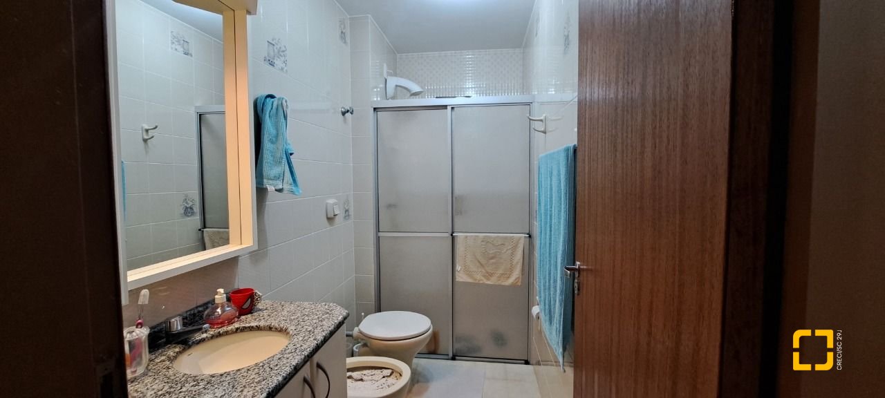 Apartamento com 95m², 4 quartos (sendo 1 suíte), 1 garagem, no bairro Estreito em Florianópolis