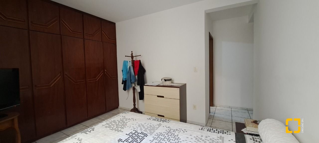 Apartamento com 95m², 4 quartos (sendo 1 suíte), 1 garagem, no bairro Estreito em Florianópolis