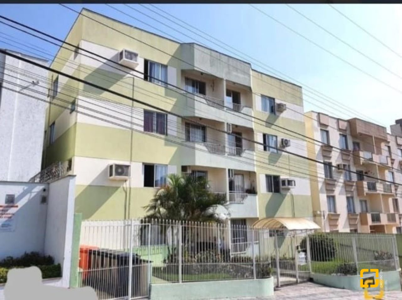 Apartamento com 95m², 4 quartos (sendo 1 suíte), 1 garagem, no bairro Estreito em Florianópolis