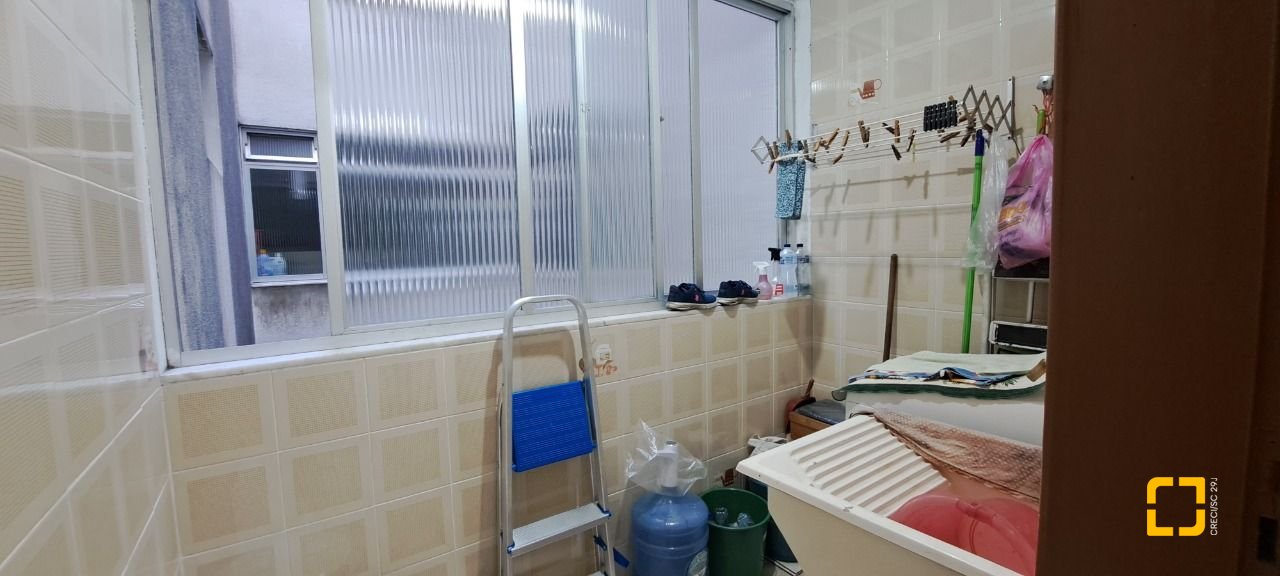 Apartamento com 95m², 4 quartos (sendo 1 suíte), 1 garagem, no bairro Estreito em Florianópolis