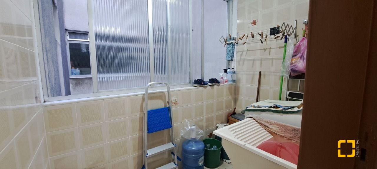 Apartamento com 95m², 4 quartos (sendo 1 suíte), 1 garagem, no bairro Estreito em Florianópolis