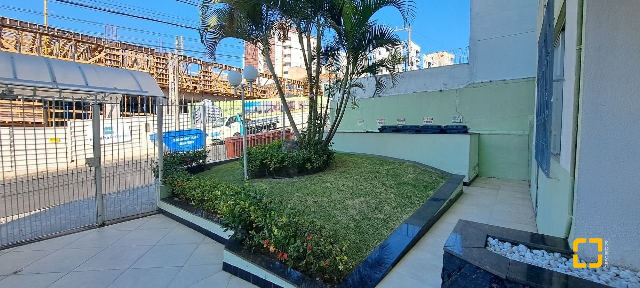 Apartamento com 95m², 4 quartos (sendo 1 suíte), 1 garagem, no bairro Estreito em Florianópolis