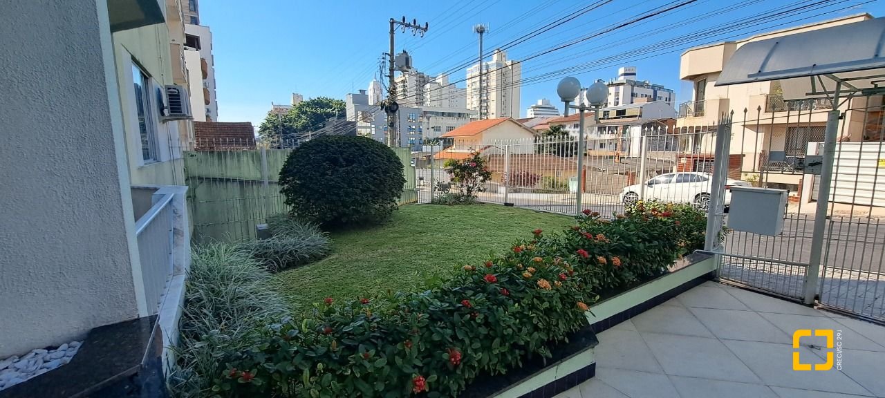 Apartamento com 95m², 4 quartos (sendo 1 suíte), 1 garagem, no bairro Estreito em Florianópolis