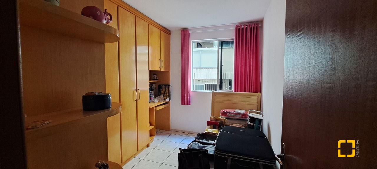 Apartamento com 95m², 4 quartos (sendo 1 suíte), 1 garagem, no bairro Estreito em Florianópolis
