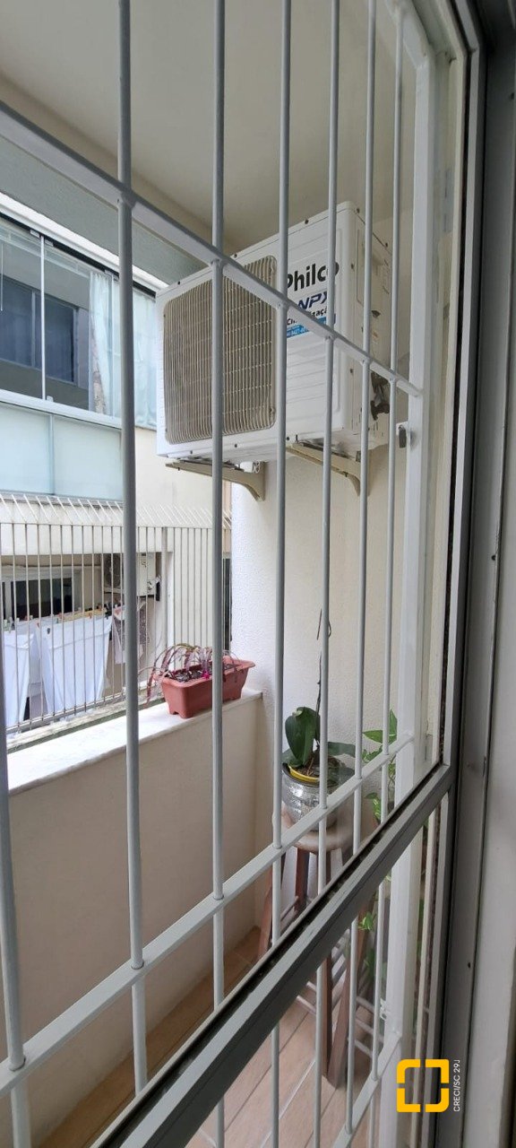 Apartamento com 95m², 4 quartos (sendo 1 suíte), 1 garagem, no bairro Estreito em Florianópolis