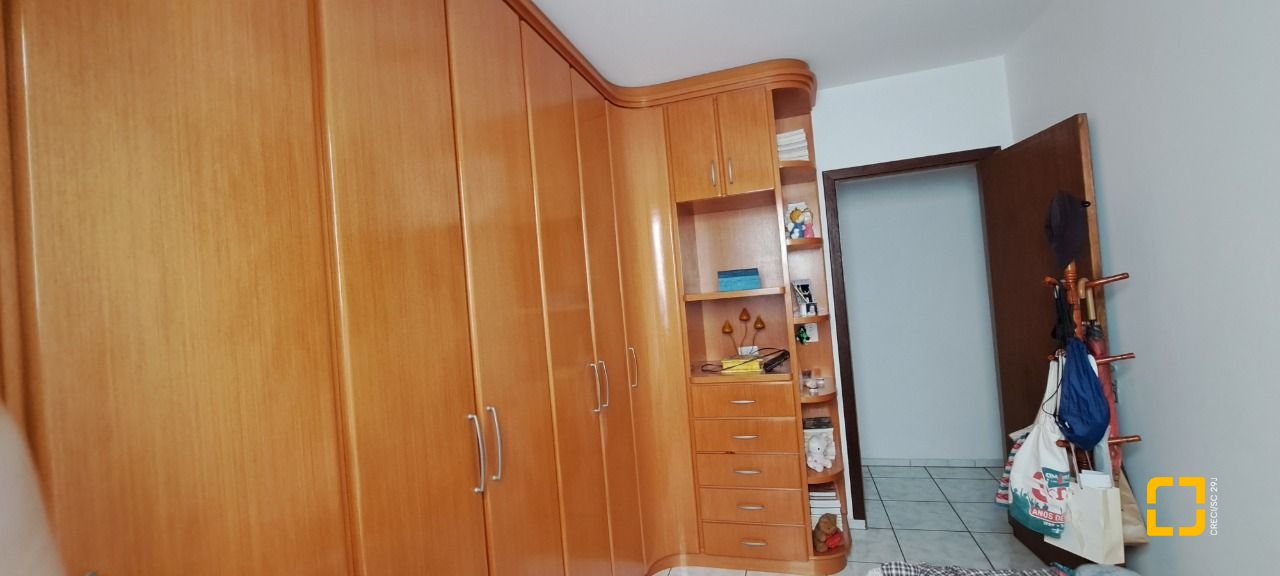 Apartamento com 95m², 4 quartos (sendo 1 suíte), 1 garagem, no bairro Estreito em Florianópolis