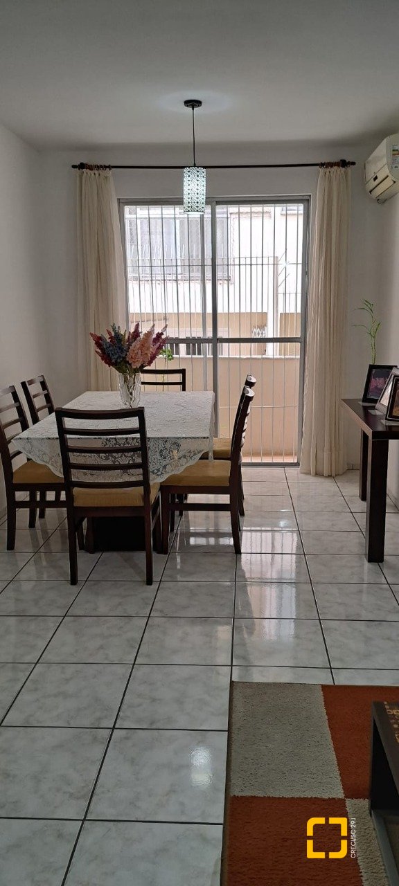Apartamento com 95m², 4 quartos (sendo 1 suíte), 1 garagem, no bairro Estreito em Florianópolis