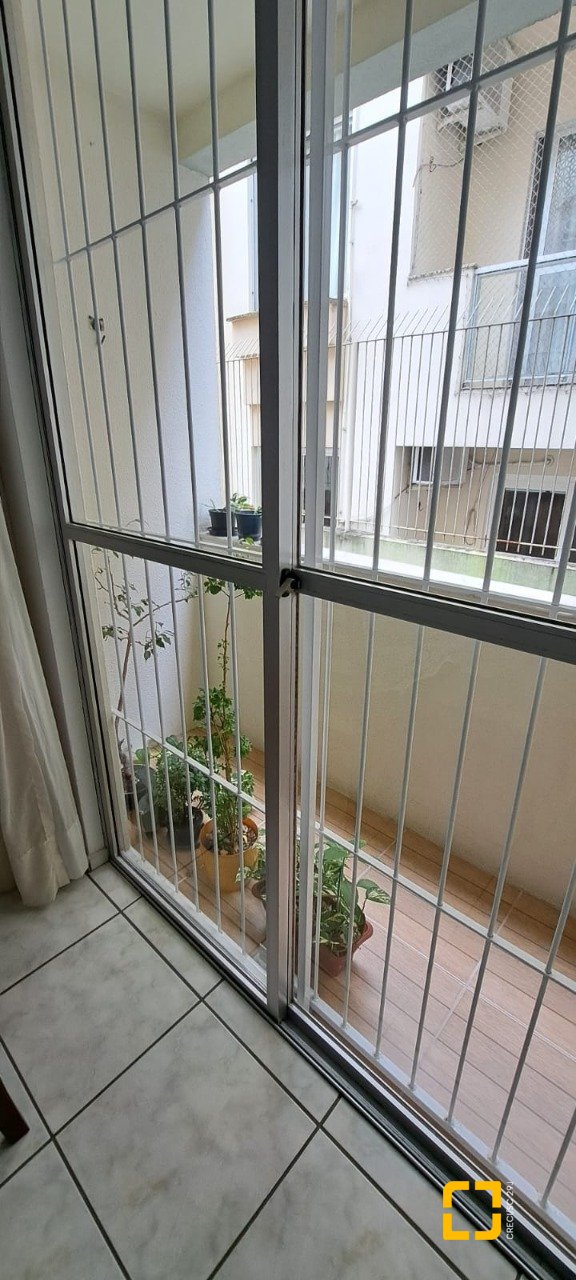 Apartamento com 95m², 4 quartos (sendo 1 suíte), 1 garagem, no bairro Estreito em Florianópolis