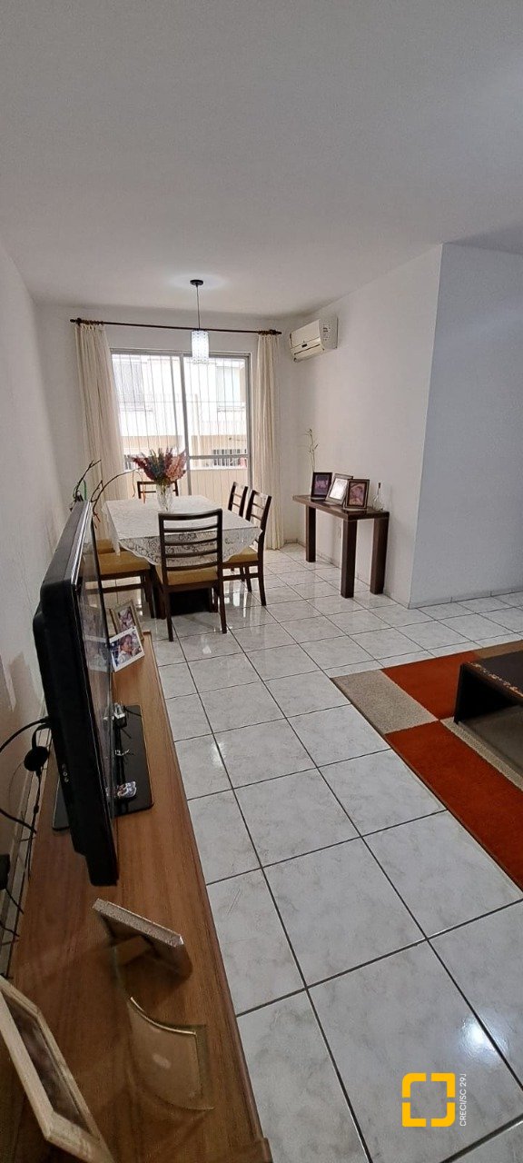 Apartamento com 95m², 4 quartos (sendo 1 suíte), 1 garagem, no bairro Estreito em Florianópolis