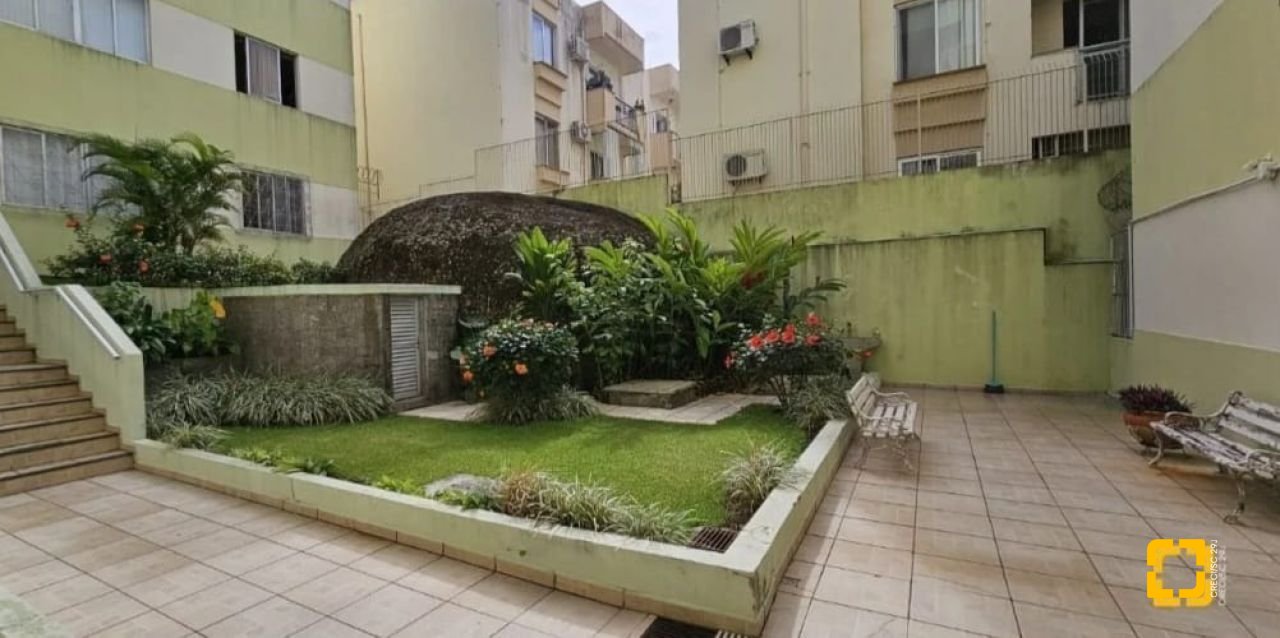Apartamento com 95m², 4 quartos (sendo 1 suíte), 1 garagem, no bairro Estreito em Florianópolis