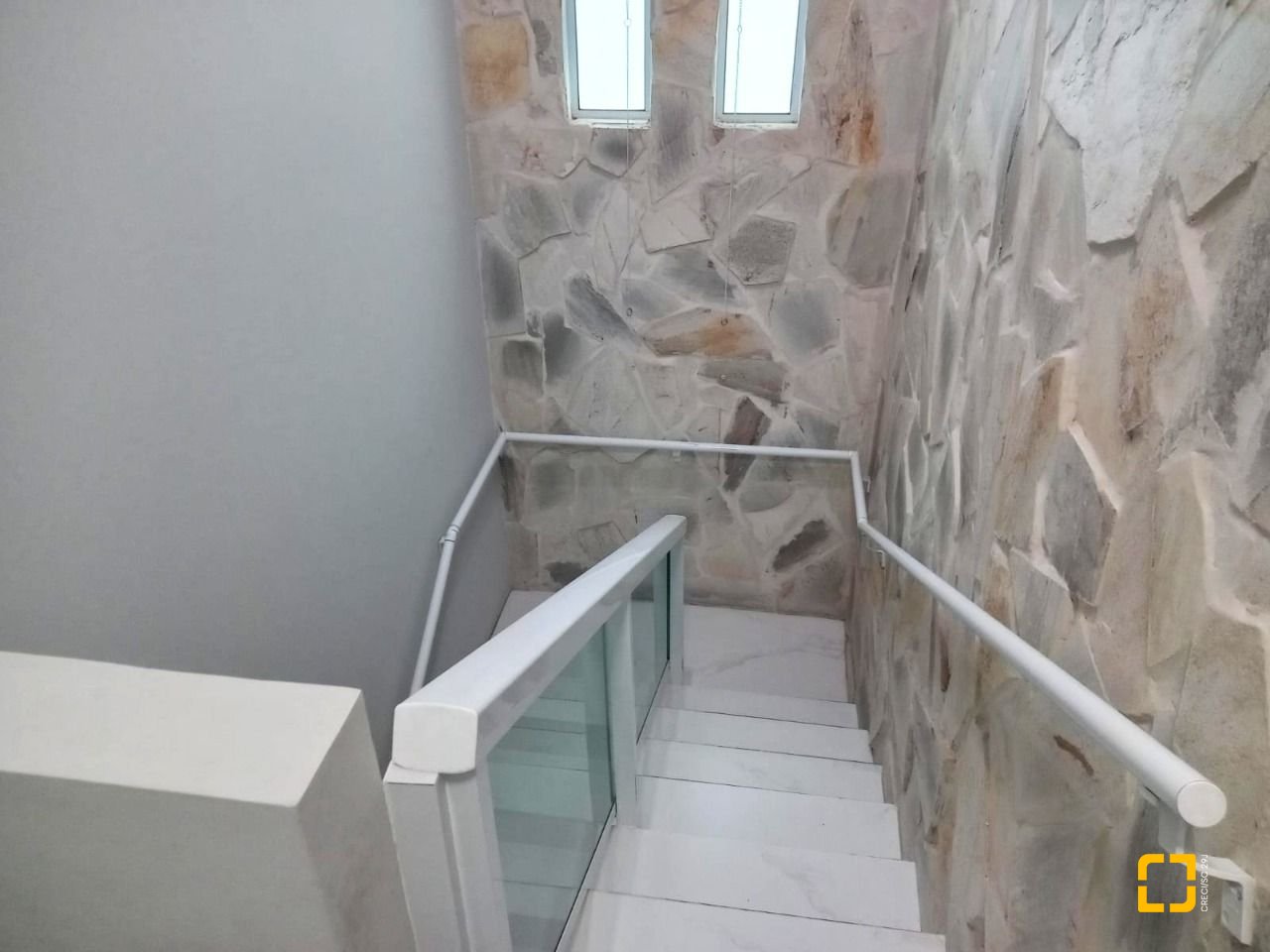 Casa com 147m², 4 quartos (sendo 1 suíte), 4 garagens, no bairro São Sebastião em Palhoça