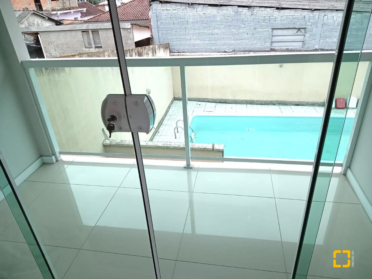 Casa com 147m², 4 quartos (sendo 1 suíte), 4 garagens, no bairro São Sebastião em Palhoça