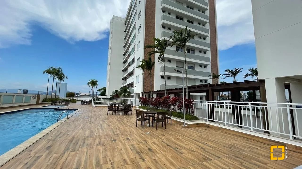 Apartamento com 98m², 4 quartos (sendo 1 suíte), 2 garagens, no bairro Jardim Atlântico em Florianópolis
