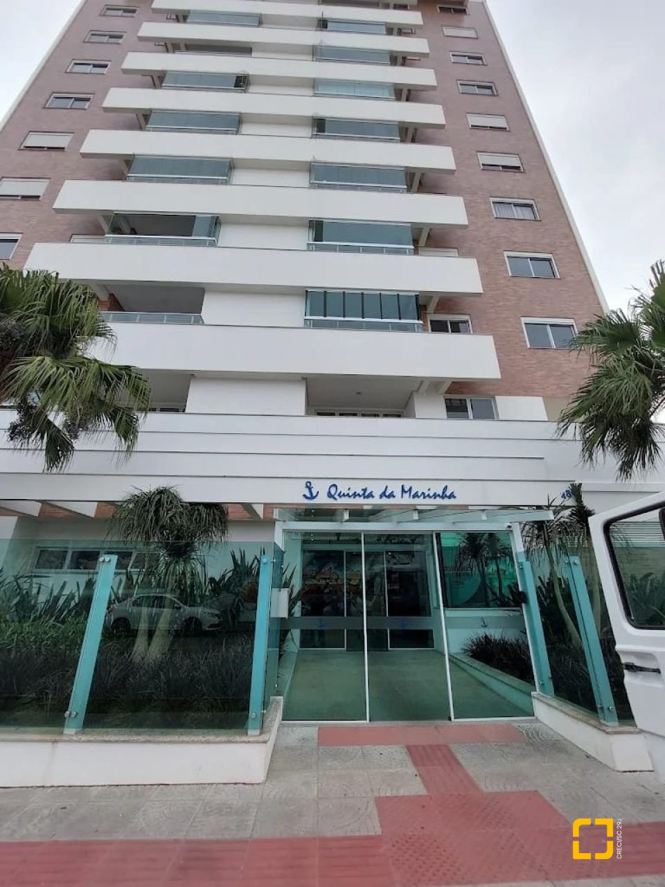 Apartamento com 98m², 4 quartos (sendo 1 suíte), 2 garagens, no bairro Jardim Atlântico em Florianópolis
