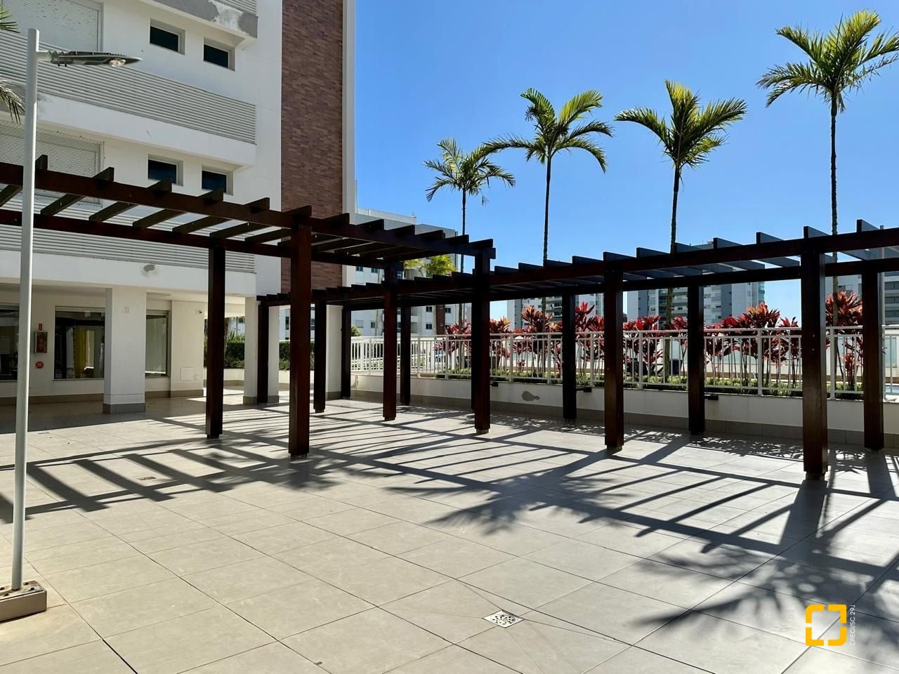 Apartamento com 98m², 4 quartos (sendo 1 suíte), 2 garagens, no bairro Jardim Atlântico em Florianópolis