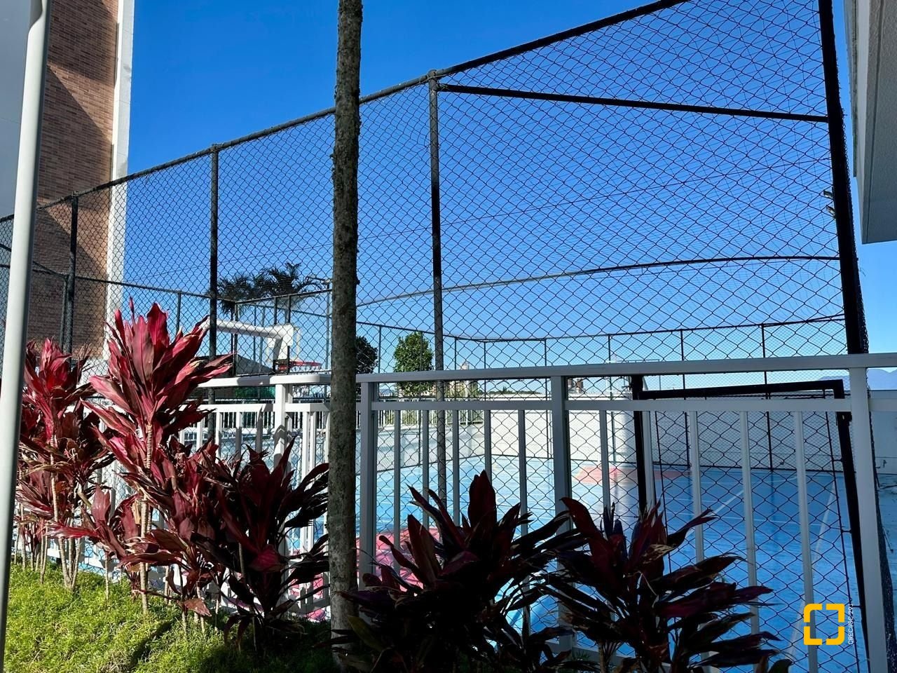 Apartamento com 98m², 4 quartos (sendo 1 suíte), 2 garagens, no bairro Jardim Atlântico em Florianópolis