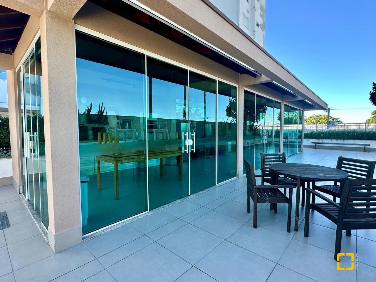 Apartamento com 98m², 4 quartos (sendo 1 suíte), 2 garagens, no bairro Jardim Atlântico em Florianópolis