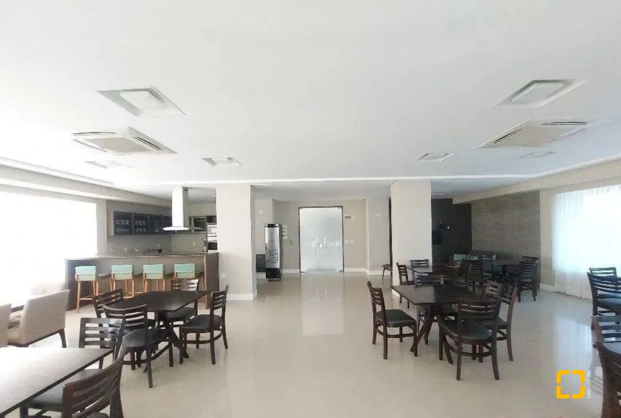 Apartamento com 98m², 4 quartos (sendo 1 suíte), 2 garagens, no bairro Jardim Atlântico em Florianópolis