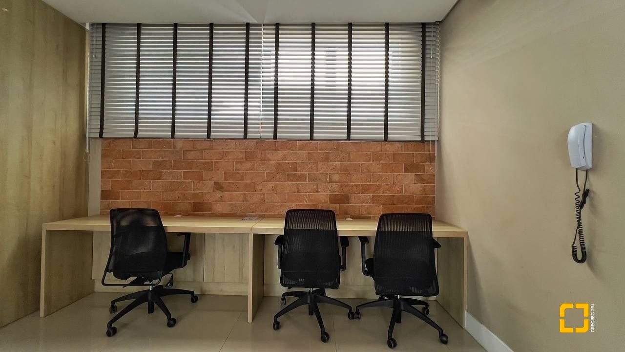 Apartamento com 98m², 4 quartos (sendo 1 suíte), 2 garagens, no bairro Jardim Atlântico em Florianópolis