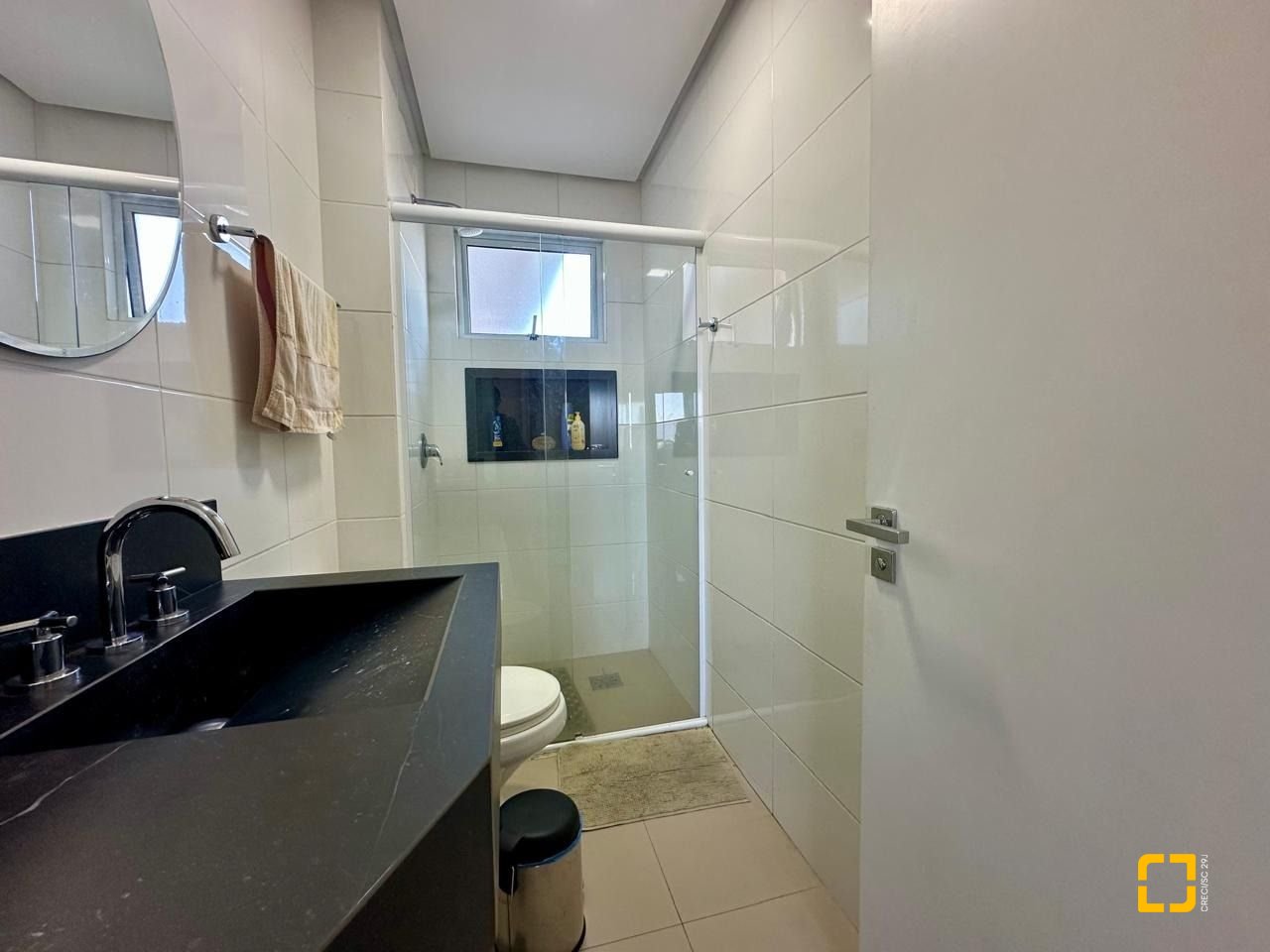 Apartamento com 98m², 4 quartos (sendo 1 suíte), 2 garagens, no bairro Jardim Atlântico em Florianópolis