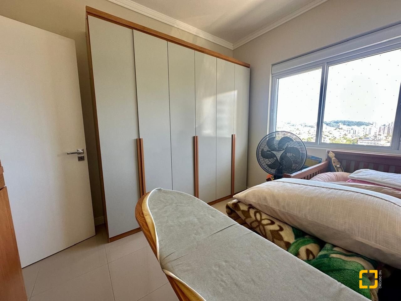 Apartamento com 98m², 4 quartos (sendo 1 suíte), 2 garagens, no bairro Jardim Atlântico em Florianópolis