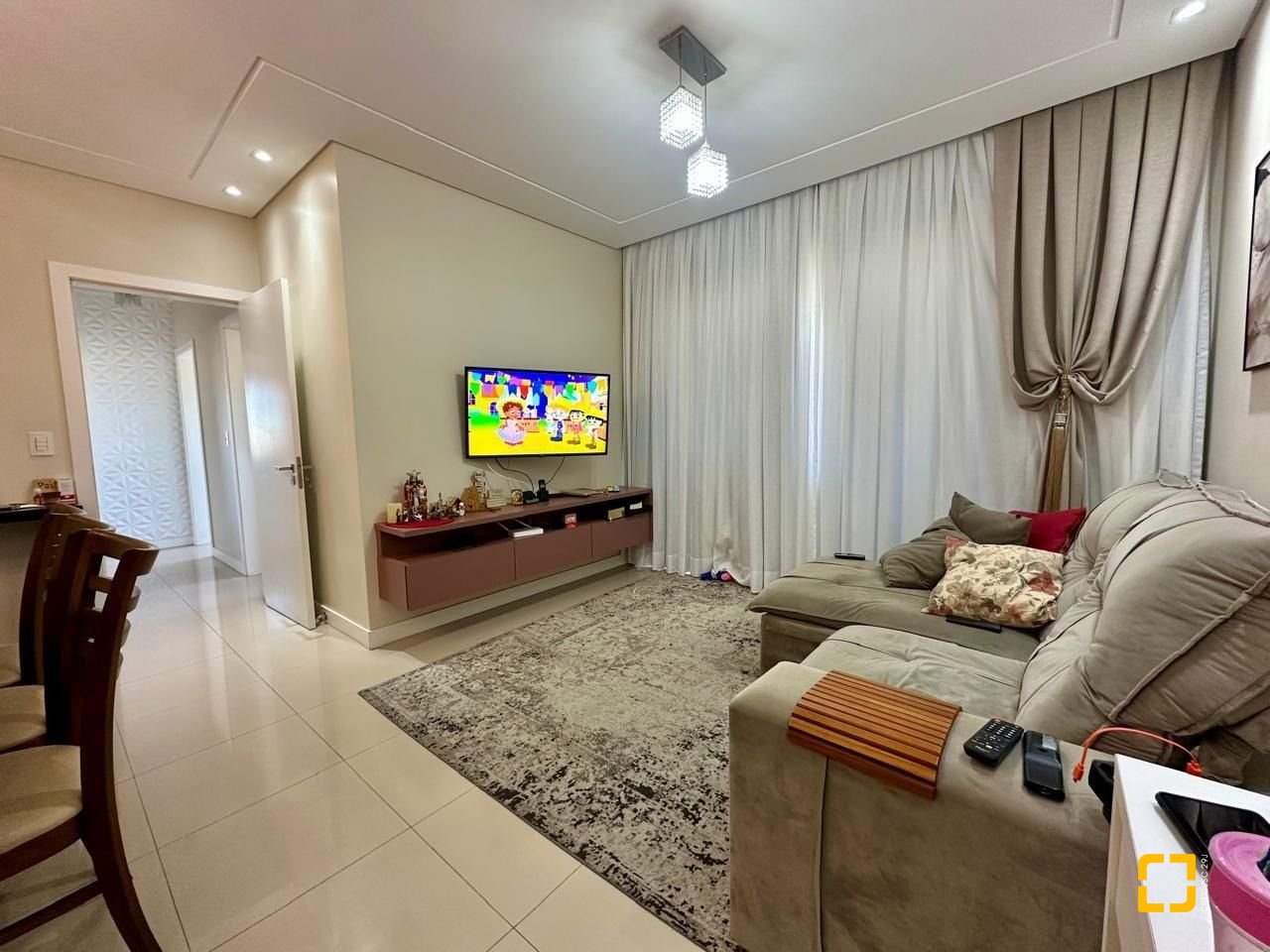 Apartamento com 98m², 4 quartos (sendo 1 suíte), 2 garagens, no bairro Jardim Atlântico em Florianópolis