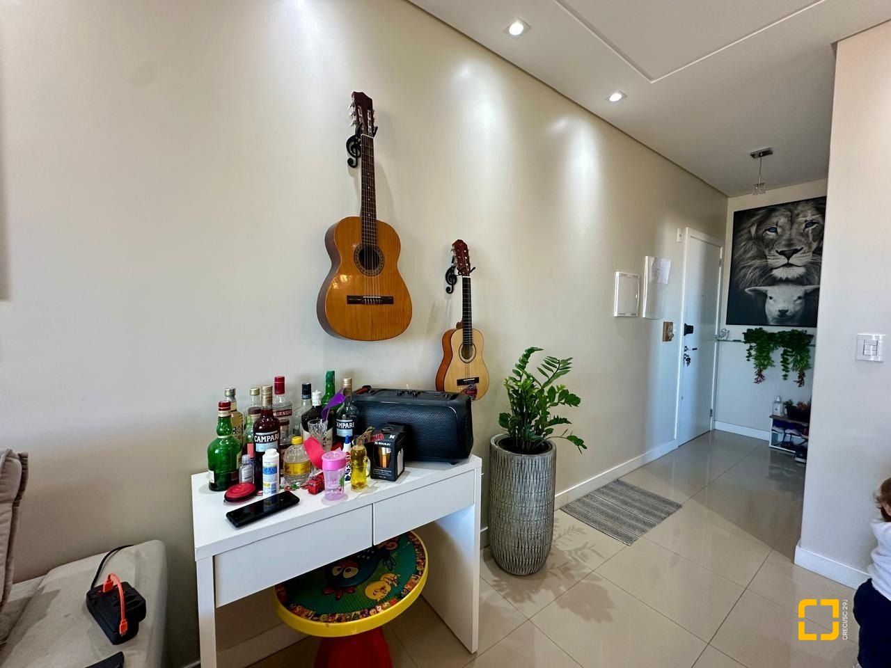 Apartamento com 98m², 4 quartos (sendo 1 suíte), 2 garagens, no bairro Jardim Atlântico em Florianópolis