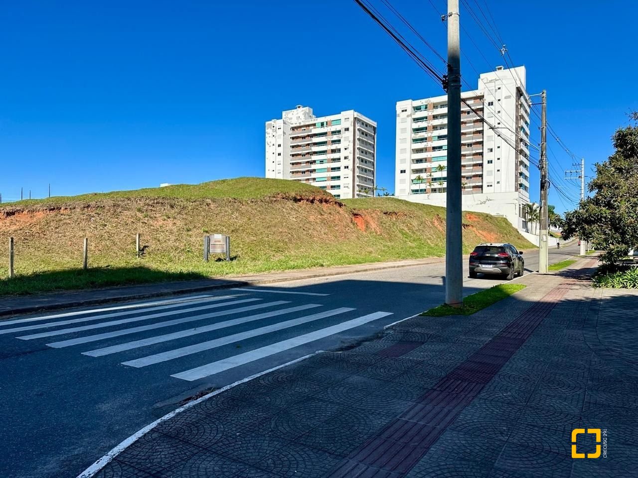 Apartamento com 98m², 4 quartos (sendo 1 suíte), 2 garagens, no bairro Jardim Atlântico em Florianópolis