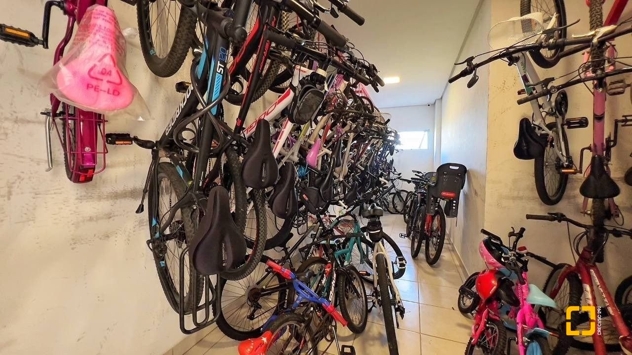 Apartamento com 98m², 4 quartos (sendo 1 suíte), 2 garagens, no bairro Jardim Atlântico em Florianópolis