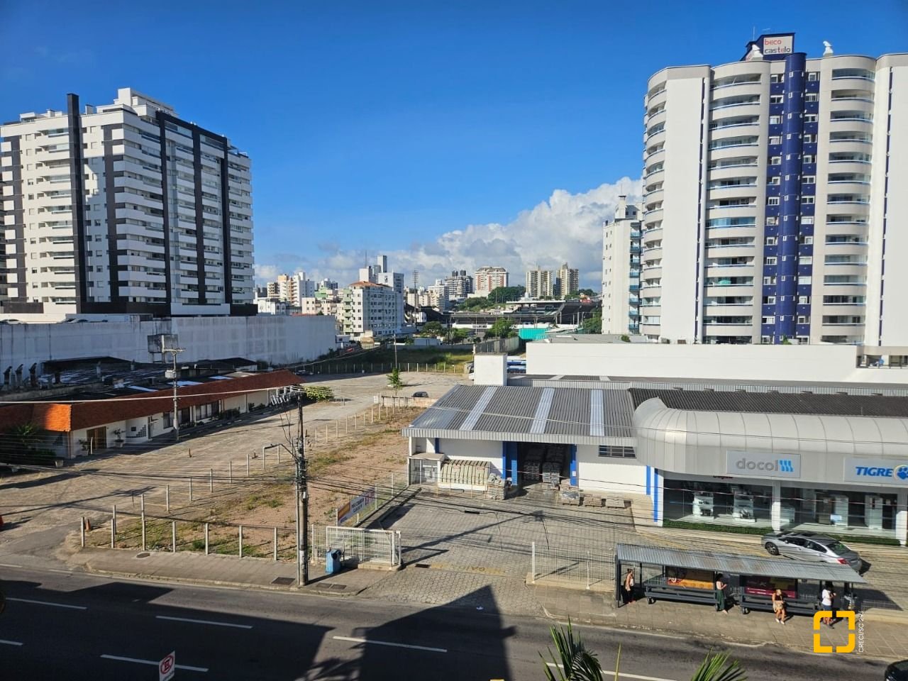 Sala com 40m², 1 garagem, no bairro Estreito em Florianópolis