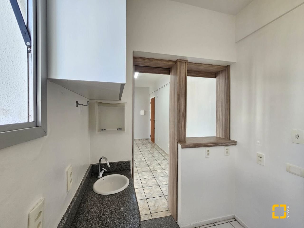 Sala com 40m², 1 garagem, no bairro Estreito em Florianópolis