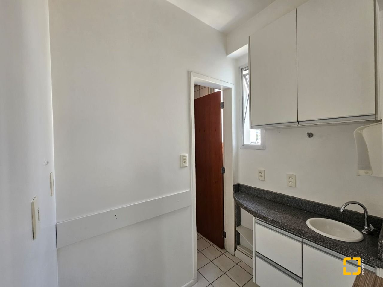 Sala com 40m², 1 garagem, no bairro Estreito em Florianópolis