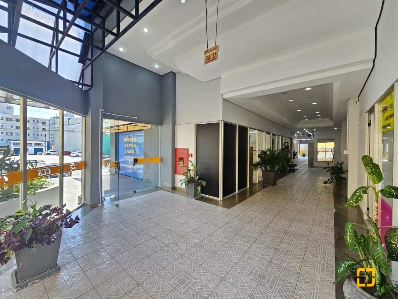 Sala com 40m², 1 garagem, no bairro Estreito em Florianópolis