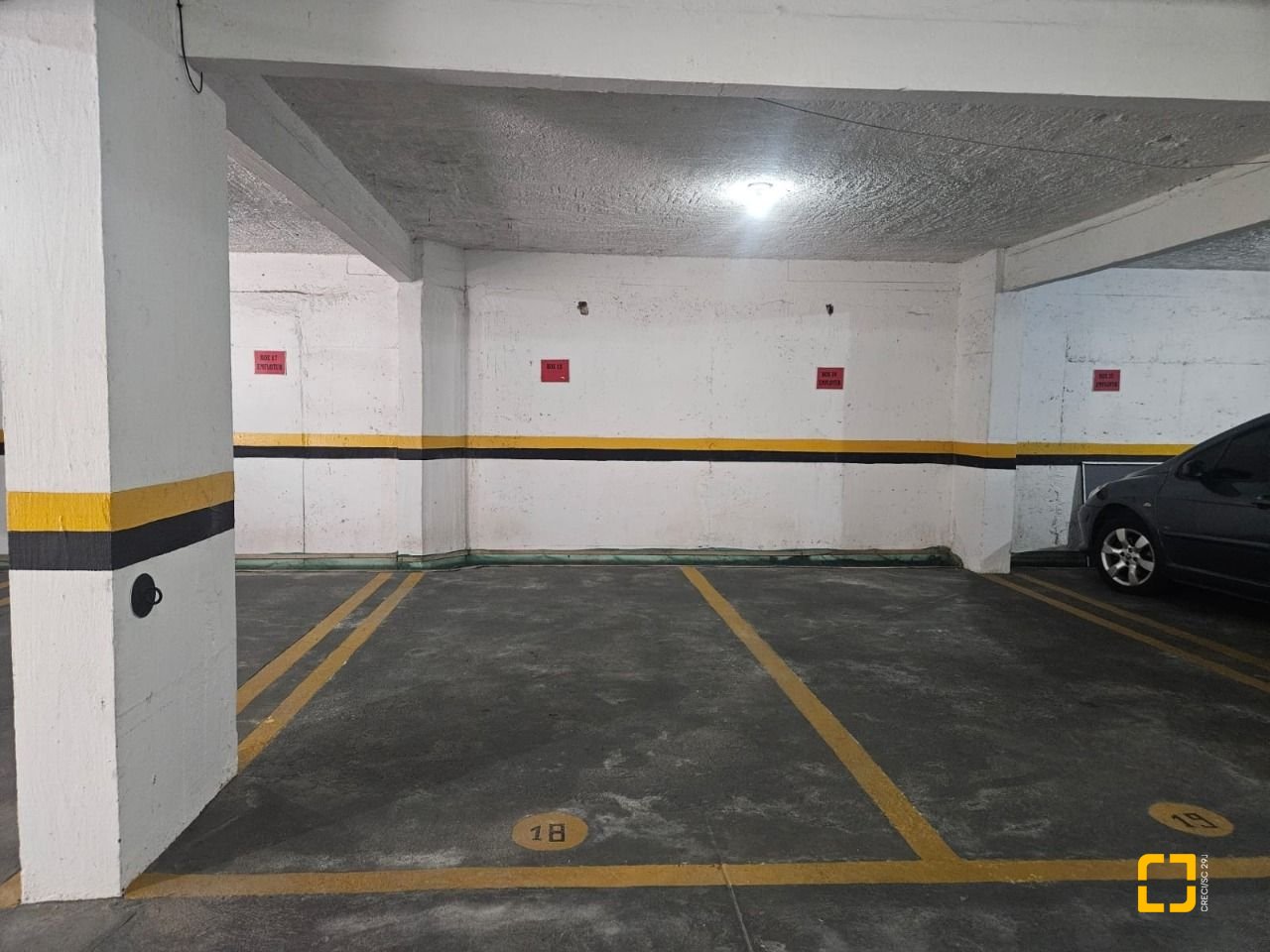 Sala com 40m², 1 garagem, no bairro Estreito em Florianópolis