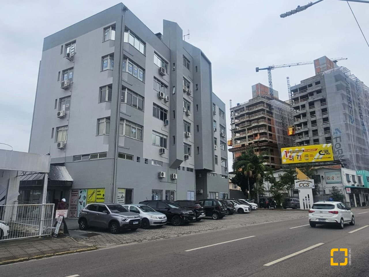 Sala com 40m², 1 garagem, no bairro Estreito em Florianópolis
